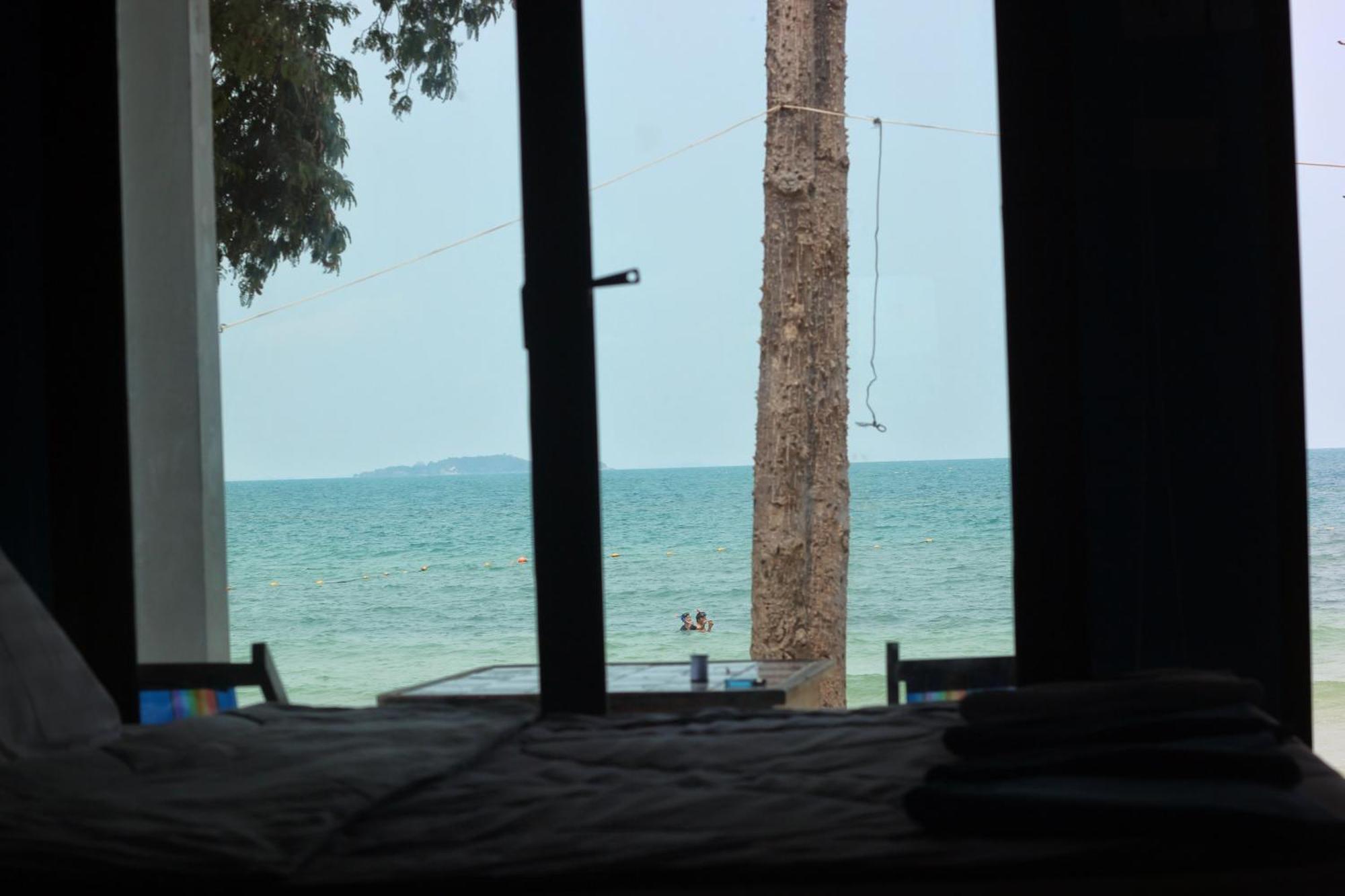 ลุงดำฮัทบีช Hotel Koh Samet Bilik gambar